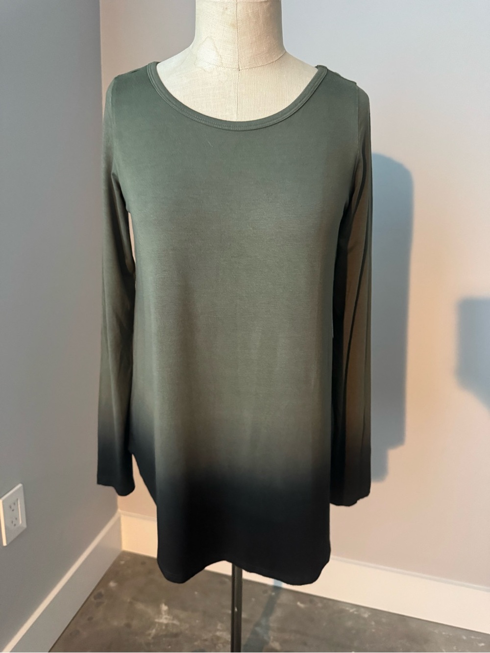 Karen Kane Olive to Black Ombre Long Sleeve Tunic